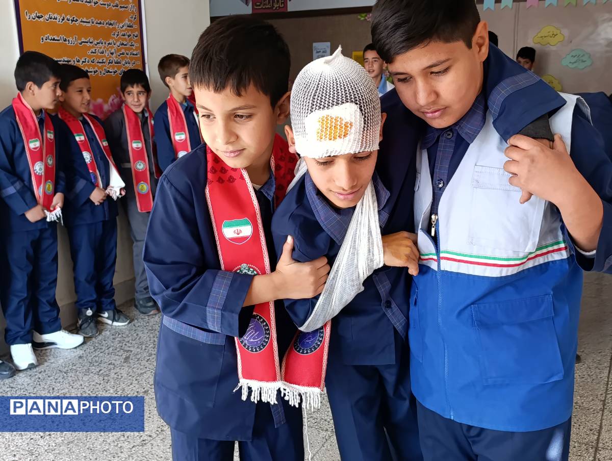 مانور سراسری زلزله در مدرسه دکتر توسلی 