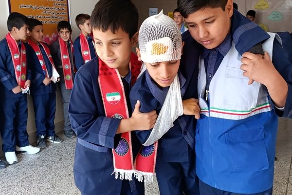 مانور سراسری زلزله در مدرسه دکتر توسلی 