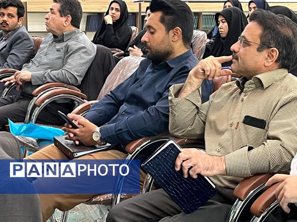 جلسه هم‌اندیشی و دانش افزایی ویژه سر گروه‌های مشاوره و تفکر سبک زندگی آموزش و پرورش خراسان رضوی 
