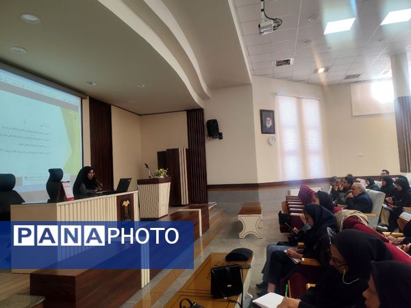 نشست تخصصی رابطین پژوهش؛ گامی برای توسعه علمی مدارس ناحیه ۶