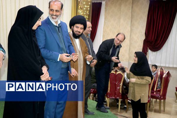 جشن فارغ‌التحصیلی دانش‌آموزان دختر بروجنی
