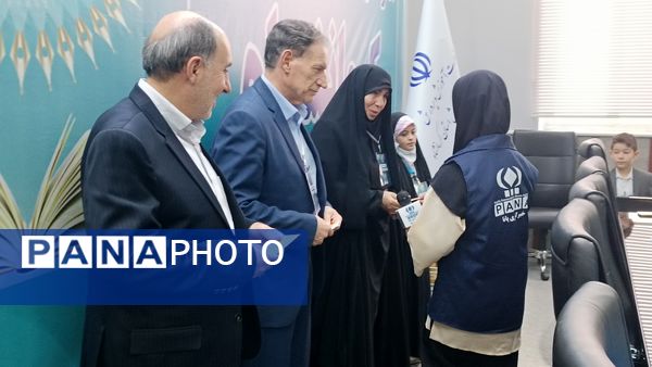 نشست صمیمانه نماینده وزیر آموزش و پرورش با دانش آموز خبرنگاران پانا کرمانشاه
