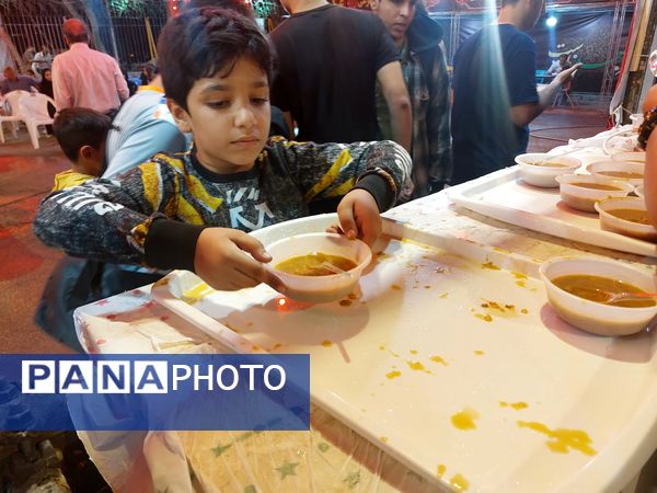 برپایی موکب پذیرایی آموزش و پرورش ناحیه 2 از زائران پیاده رضوی