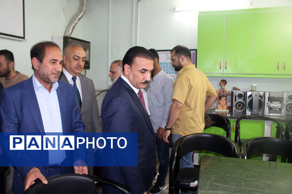 بازدید وزیر آموزش و پرورش عراق از یک مدرسه در قم