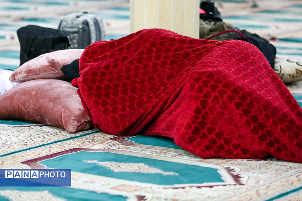 اعتکاف دانش‌آموزی در مسجد قائمیه