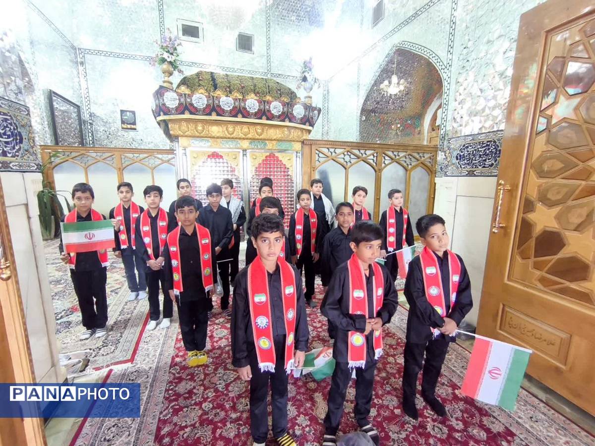 حماسه آفرینی پیشتازان دبستان شهید پسندیده فدافن در راهپیمایی ۱۳ آبان کاشمر