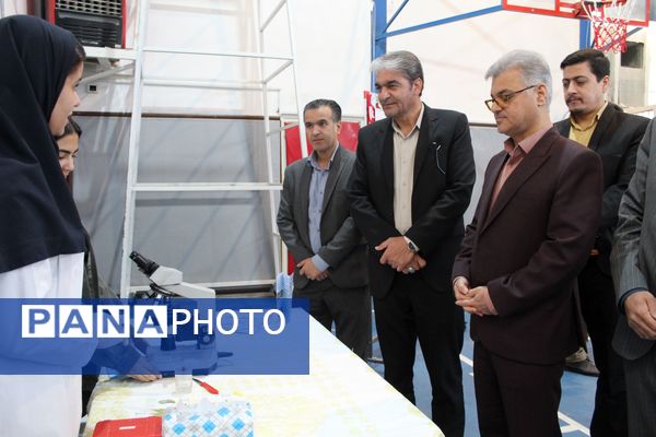 گرامیداشت روز آزمایشگاه در دبیرستان دخترانه شاهد غرویان وکیلی (۲۲)