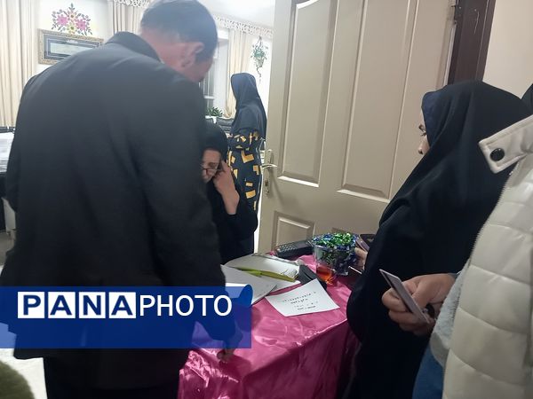 تحویل کارنامه در دبیرستان نمونه اندیشه