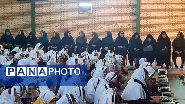 نور قرآن در ایام فاطمیه دبستان استقلال حاجی‌آباد را روشن کرد