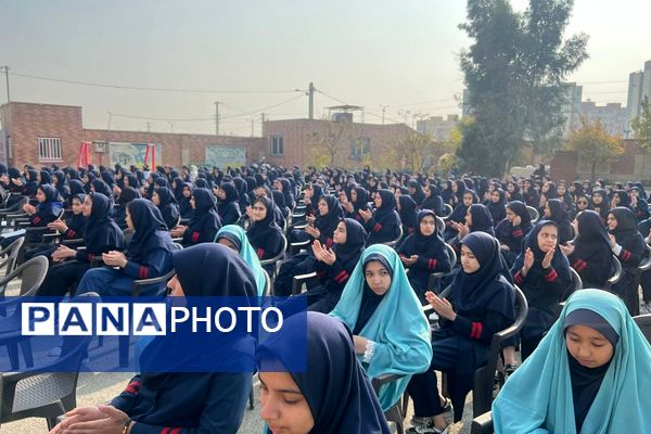 مدرسه فرزانگان ملارد میزبان نمایشگاه دستاوردهای علمی دانش‌آموزان