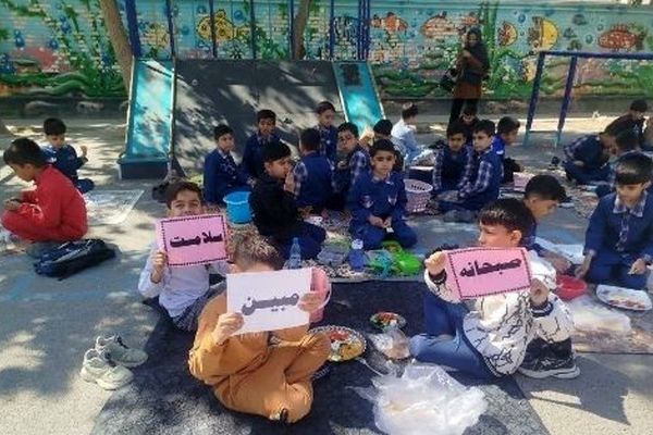 صبحانه سلامت در مدرسه پسرانه مبین شیروان