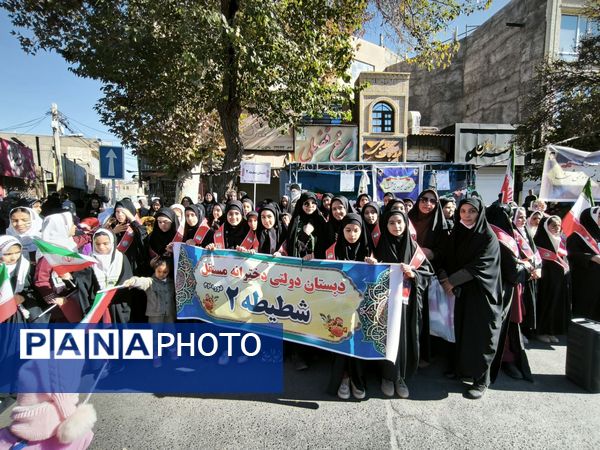 راهپیمایی 13 آبان با حضور حداکثری دانش آموزان در شهرستان نیشابور 