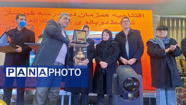 افتتاحیه همزمان 2 مدرسه خیرساز توسط 2 بانوی خیر نیک‌اندیش در ناحیه۴ اصفهان