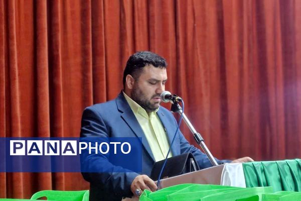 آیین تجلیل از برگزیدگان مسابقات قرآن و عترت بسیج قرچک