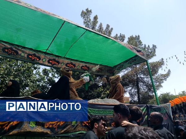 مراسم عزاداری عاشورای حسینی با حضور پرشور مردم و هیات‌های مذهبی شهرستان کاشمر 