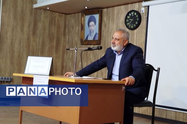 کارگروه دوره های صلاحیت حرفه ای متصدیان پایگاه تغذیه سالم در سالن دهنو شهرستان قدس