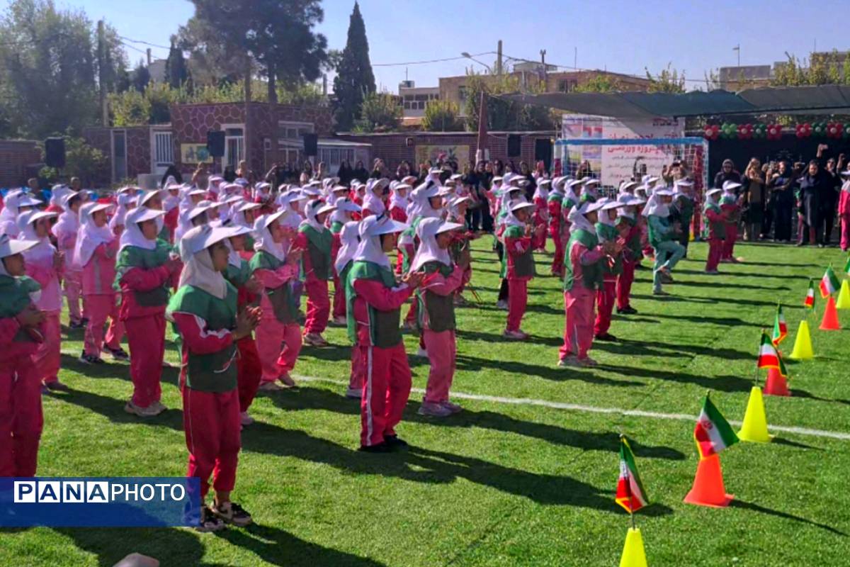 افتتاح ۱۱پروژه ورزشی ؛ طرح میدان همدلی در آباده