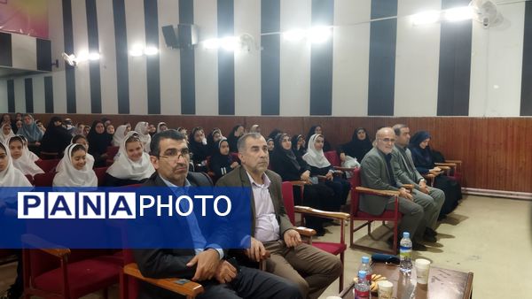 مراسم تجلیل از دانش‌آموزان منتخب طرح‌های حوزه ابتدایی در قائمشهر