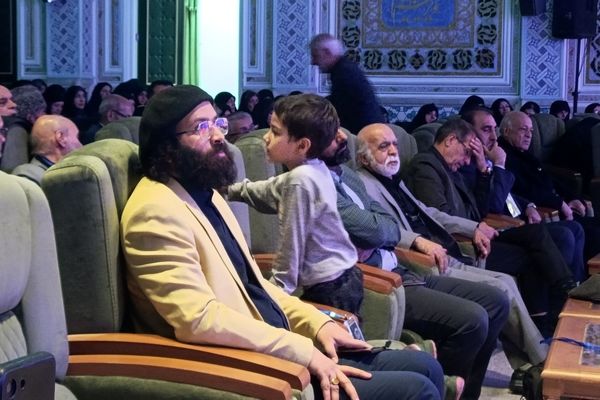 شب شعر آیینی پیرغلامان حسینی برگزار شد