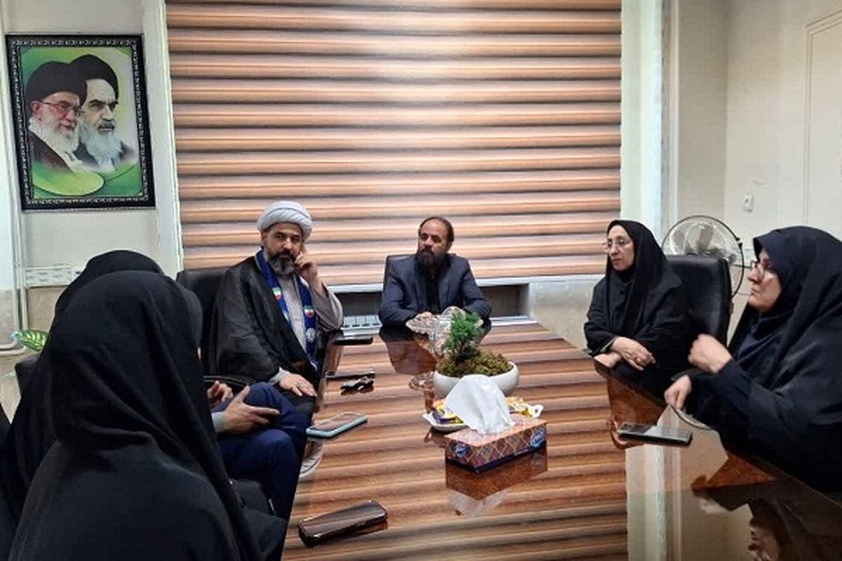 هدف اصلی طرح «صبح رویش» توانمندسازی دانشآموزان نخبه در زمینههای شعر و داستان است