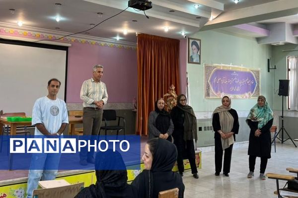 برگزاری جلسه انجمن اولیا و مربیان در آموزشگاه آریو مصلی نژاد ناحیه دو شهرری 