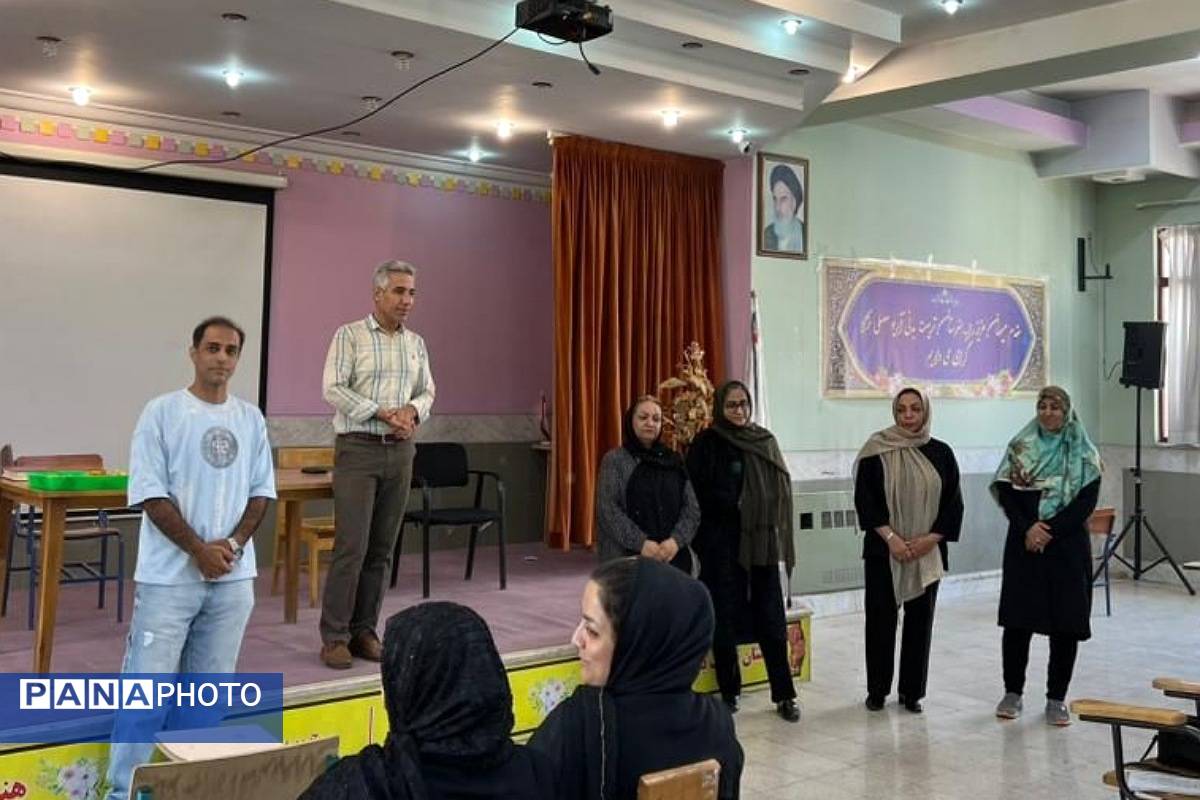 برگزاری جلسه انجمن اولیا و مربیان در آموزشگاه آریو مصلی نژاد ناحیه دو شهرری 