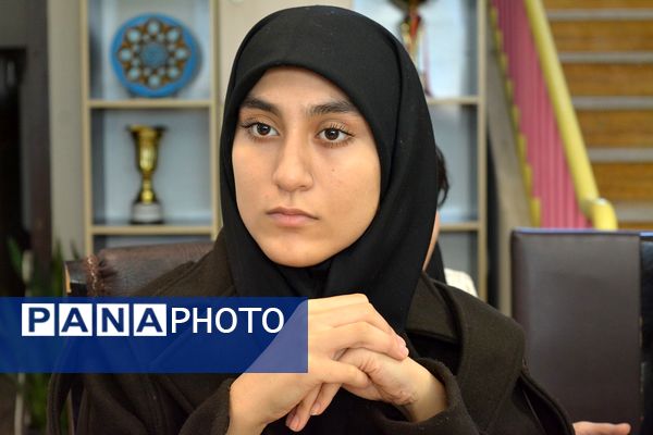 برای اولین‌بار؛ برگزاری کافه ۵۷ در دبیرستان‌ نمونه دولتی ولایت بهارستان‌دو