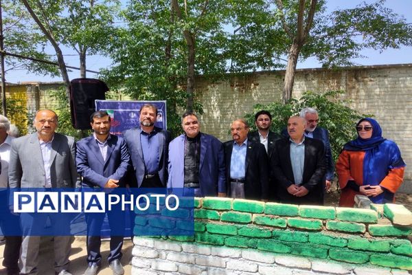 آیین خشت‌گذاری هنرستان اطلس روان کارا شهرستان پاکدشت 