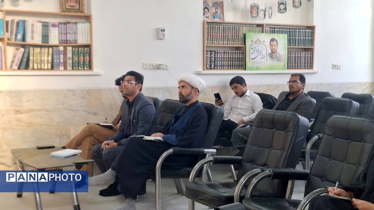 جلسه توانمندسازی معلمان پرورشی در مروست