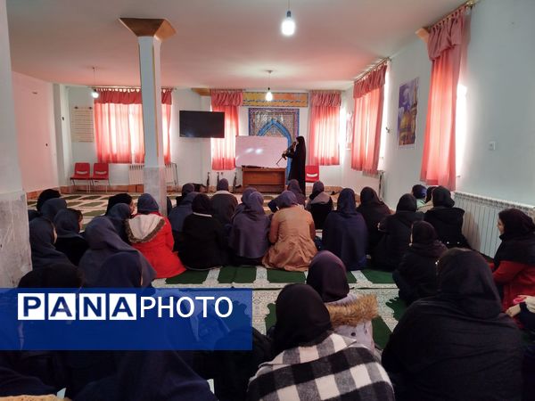 آموزش آمادگی دفاعی در سطح مدارس شهرستان فاروج