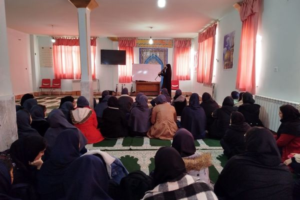 آموزش آمادگی دفاعی در سطح مدارس شهرستان فاروج