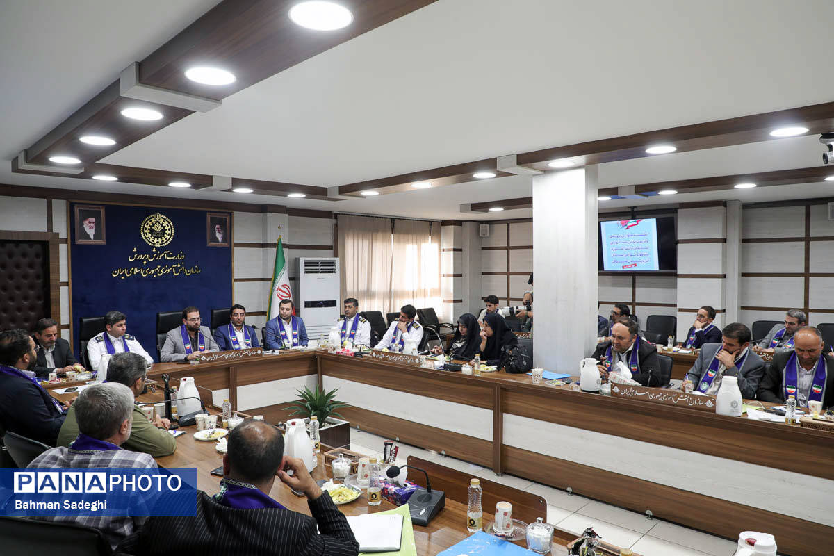 نشست قائم مقام سازمان دانش آموزی با معاونان پرورشی، تربیت‌بدنی و مسئولان سازمان دانش‌آموزی آذربایجان شرقی
