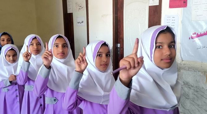 برگزاری بیست‌وهشتمین انتخابات شورای دانش‌آموزی در آموزشگاه شهید بهشتی 