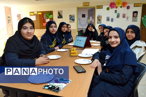 برگزاری کافه ۵۷ در دبیرستان فرهنگ