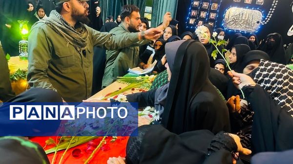  مراسم استقبال و تشییع شهید گمنام در دبیرستان شاهد زکیه ناحیه یک 