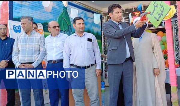 جشن شکوفه‌ها در شهرستان قلعه‌گنج 