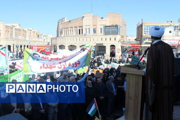 راهپیمایی روز دانش‌آموز در شهرستان بم