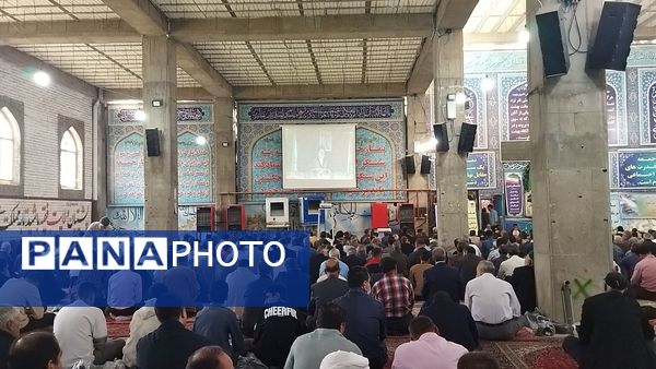 برگزاری نماز جمعه در آغاز هفته بسیج دانش آموزی با حضور دانش آموزان بسیجی نیشابور