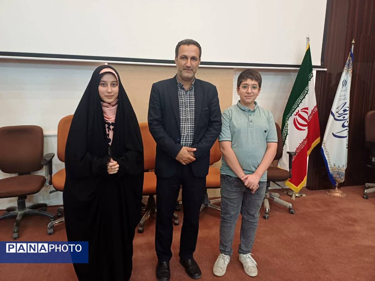 تجلیل از اصحاب رسانه توسط فرماندار و شهرداریهای برخوار در سالن فرمانداری برخوار