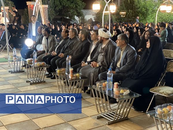 هفته‌ای برای ستایش دانایی؛ جشن معلمان در تالار ملک برگزار شد
