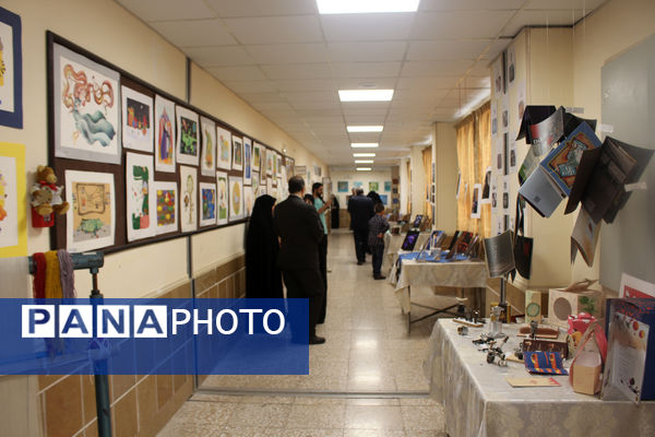 برپایی نمایشگاه هفته مشاغل در هنرستان شهید مهدی هندویان قم