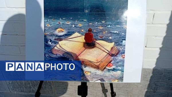 نمایشگاه پیشگیری از آسیب های اجتماعی در دبیرستان مادرمهربان خلیل آباد