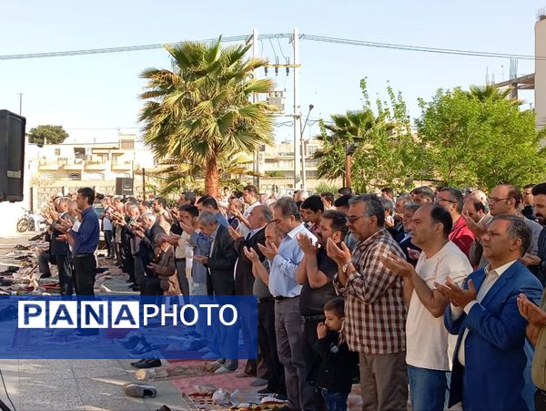 برپایی نماز عید سعید فطر در پارک شهدای کوچه بیوک