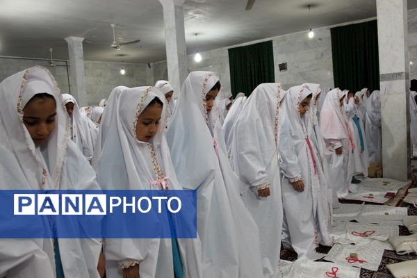 جشن روزه اولی‌ها در دبستان شهید فخرانی شهر درق