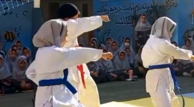 برگزاری المپیاد ورزشی درون مدرسه ای در دبستان حاتم ناحیه دو شهرری 