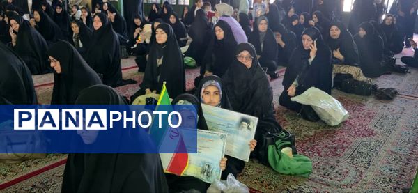 حضور گسترده فرهنگیان و دانش‌آموزان بسیجی بافق در همایش اقتدار