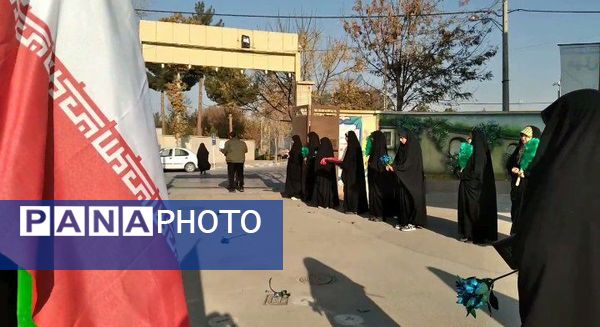 مراسم استقبال از شهید گمنام در دبیرستان دخترانه بهار آزادی فلاورجان 