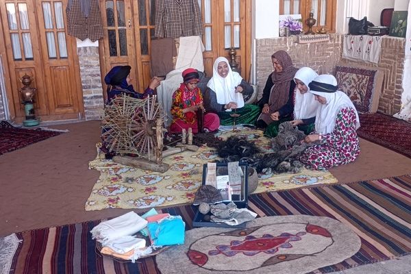 نمایشگاه هفته فرهنگی بیرجند