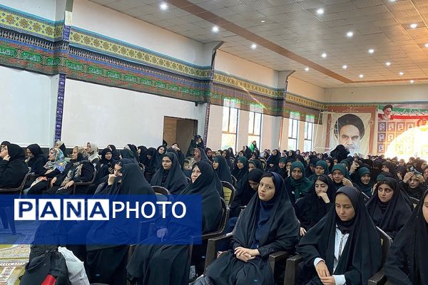 اعزام دانش‌آموزان دختر ورامینی به اردوی معنوی راهیان نور