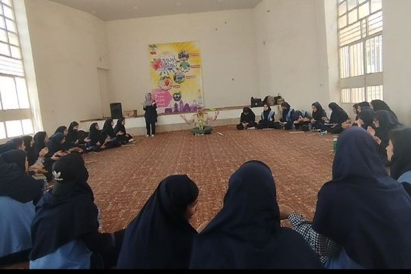 مزه "تمشک" در جنوب استان همدان